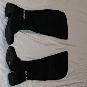 Elegant Black Women's Boots with Gold Chain